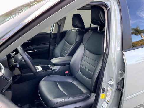 Certified 2022 Toyota RAV4 XLE Premium image 7