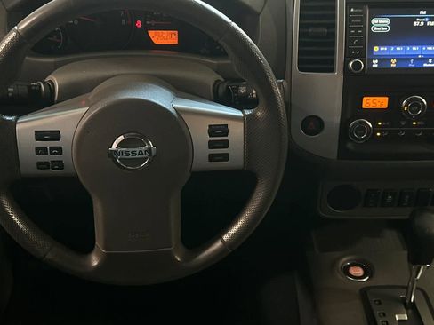 Used 2020 Nissan Frontier SV image 16