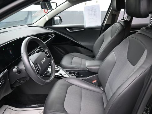 Used 2023 Kia Niro EX FWD image 24
