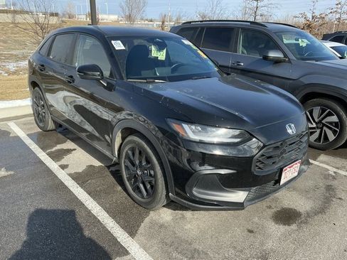 Used 2025 Honda HR-V Sport image 4