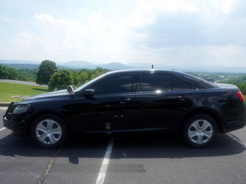 Used 2016 Ford Taurus Police Interceptor AWD image 4