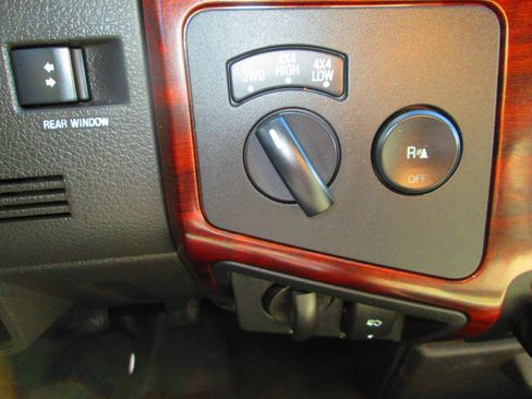 Used 2009 Ford F350 Lariat image 21