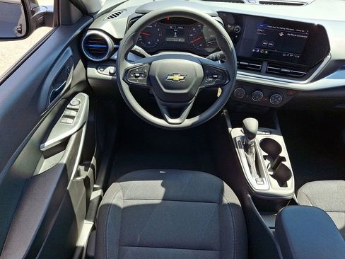 New 2026 Chevrolet Trax LS w/ LS Convenience Package FWD image 7