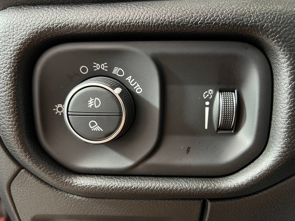 Used 2024 RAM 1500 Big Horn AWD/4WD image 25