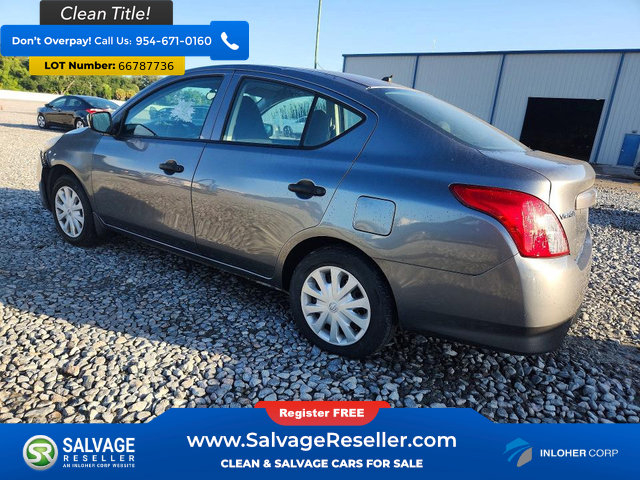 Used 2016 Nissan Versa S FWD image 3
