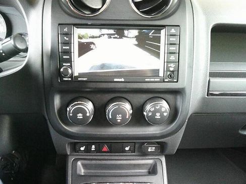 Used 2017 Jeep Patriot High Altitude AWD/4WD image 10