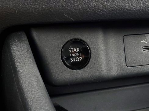 Used 2025 Nissan Rogue SV FWD image 26
