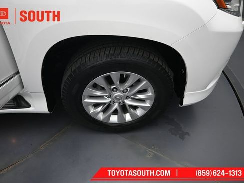 Used 2017 Lexus GX 460 AWD/4WD image 40