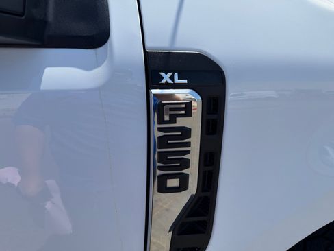 Used 2023 Ford F250 XL AWD/4WD image 31