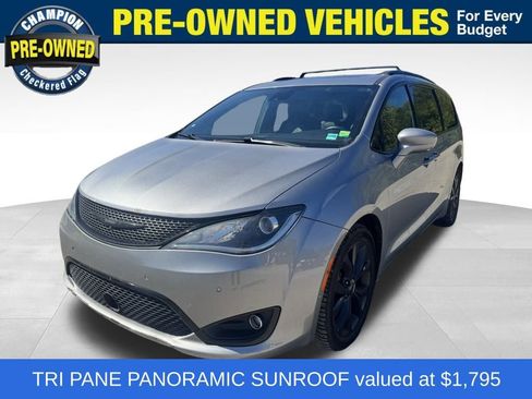 Used 2019 Chrysler Pacifica Touring-L Plus image 1