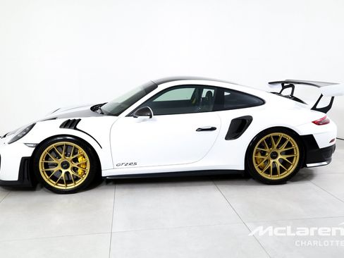 Used 2018 Porsche 911 GT2 RS w/ Weissach Package RWD image 5
