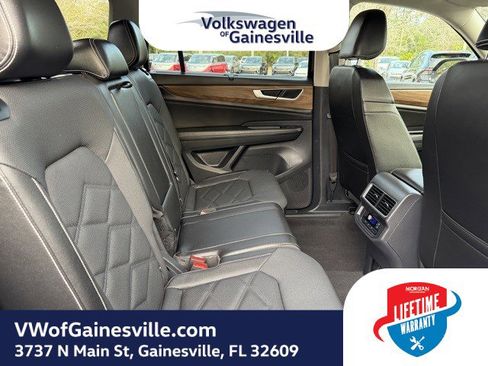 Used 2025 Volkswagen Atlas SE image 8