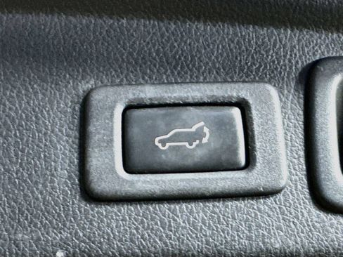 Used 2015 Subaru Forester 2.5i Touring w/ Eyesight & Navigation System AWD/4WD image 32