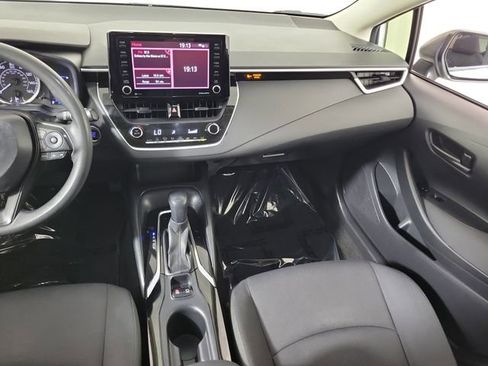 Used 2022 Toyota Corolla LE w/ LE Convenience Package FWD image 17