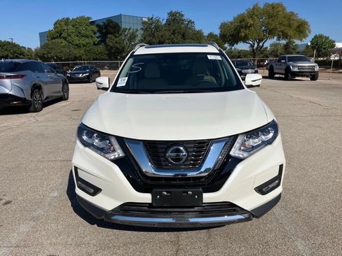 Used 2019 Nissan Rogue SL w/ Premium Package FWD image 2