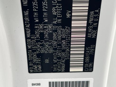 Used 2026 Toyota Sienna XLE image 32