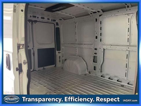 Used 2025 RAM ProMaster 2500 w/ Convenience Group FWD image 15
