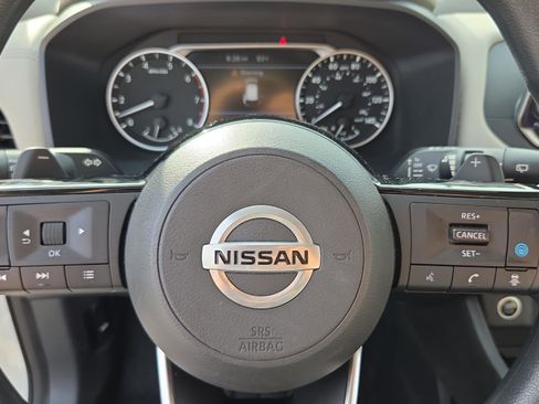 Used 2021 Nissan Rogue SV FWD image 23