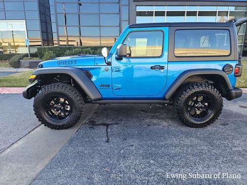 Used 2025 Jeep Wrangler Willys image 11
