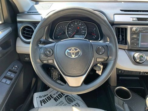 Used 2014 Toyota RAV4 LE FWD image 13