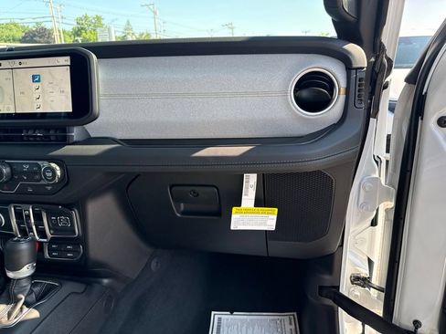 New 2026 Jeep Wrangler Unlimited Sahara AWD/4WD image 25