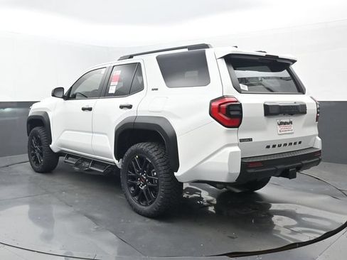 New 2026 Toyota 4Runner SR5 RWD image 3