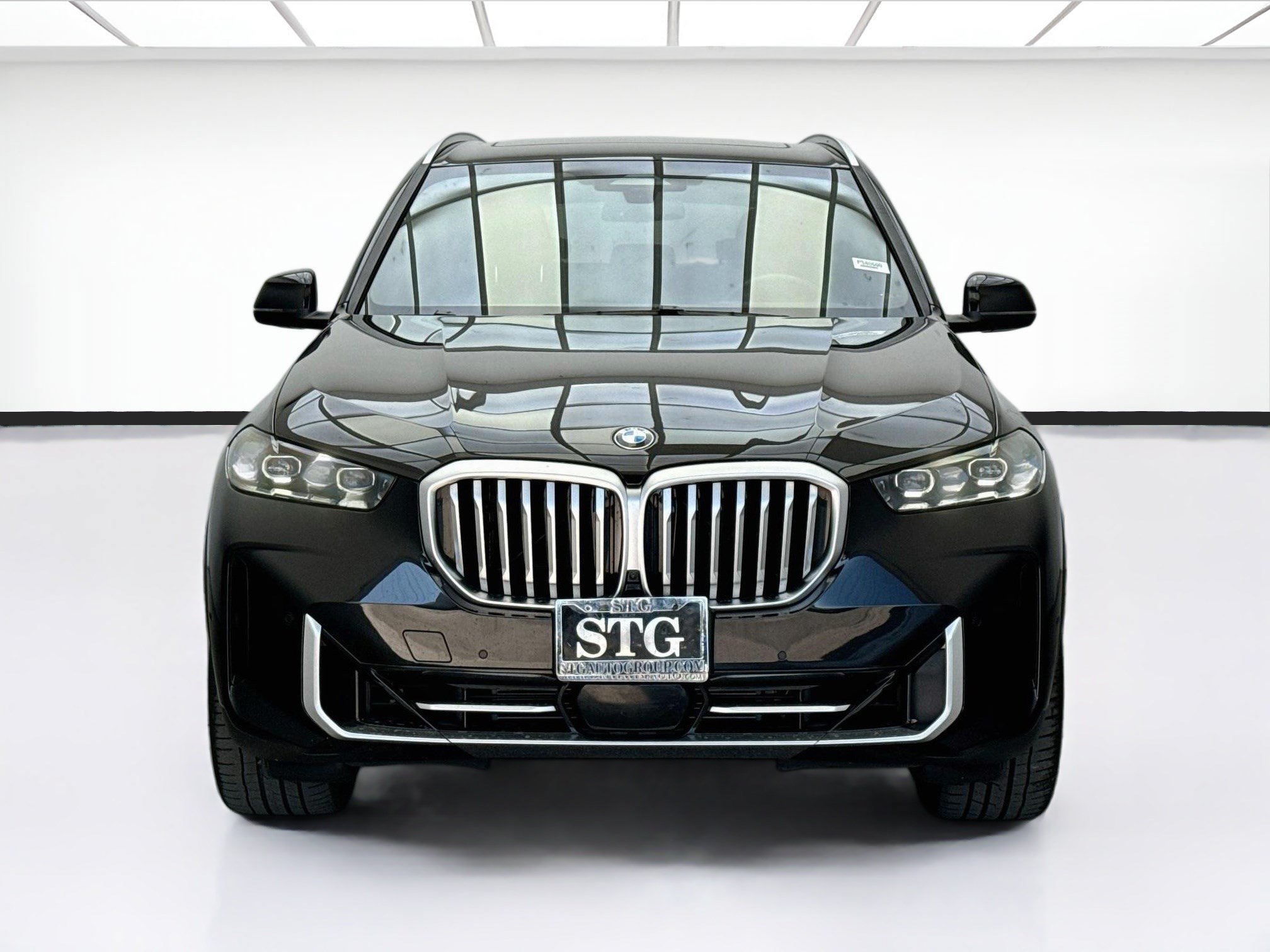 Used 2024 BMW X5 xDrive40i w/ Premium Package AWD/4WD image 2