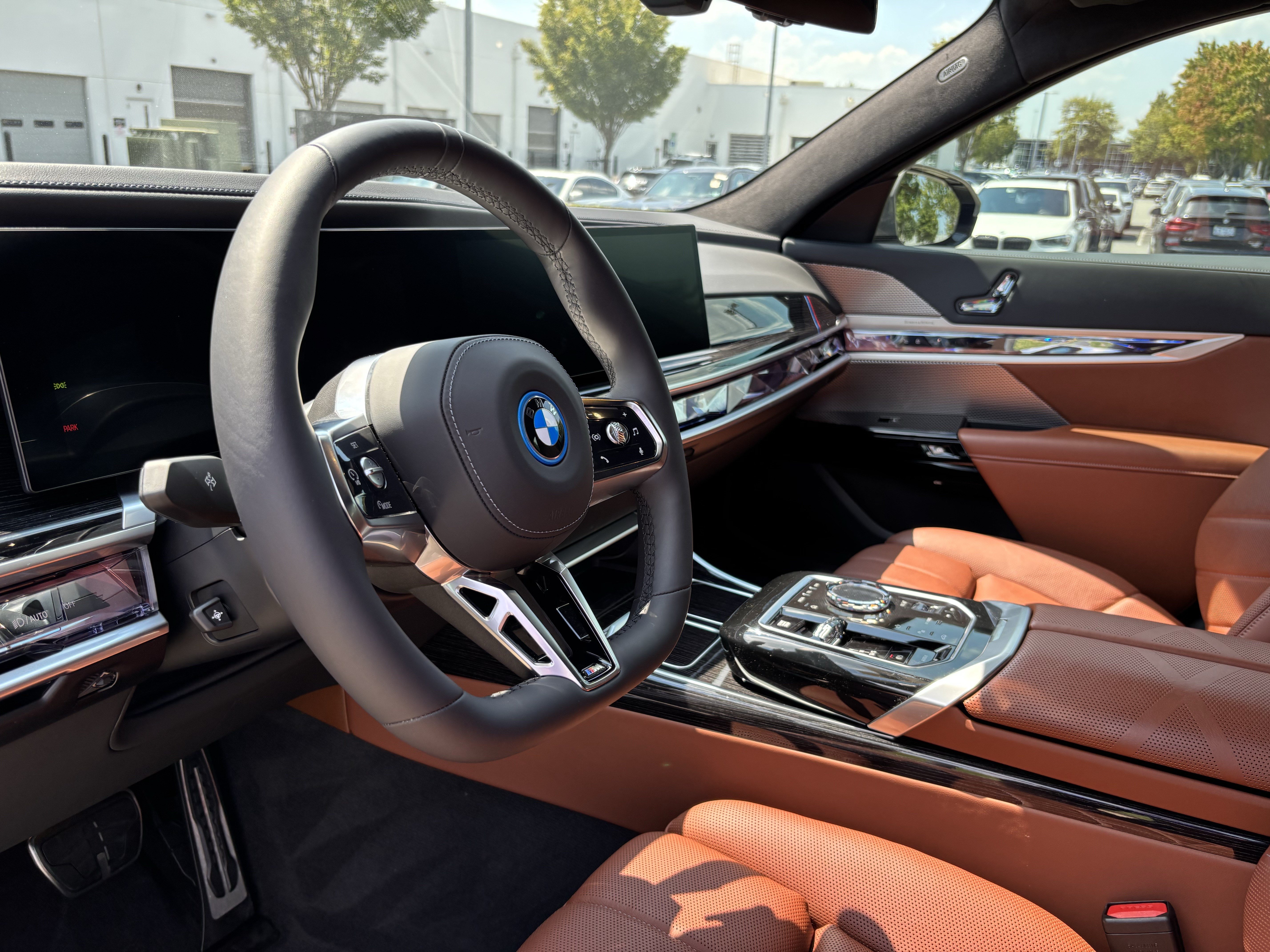 Certified 2025 BMW 750e xDrive w/ Executive Package AWD/4WD image 17