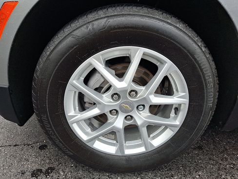 Used 2023 Chevrolet Equinox LS AWD/4WD image 9