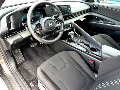 Used 2025 Hyundai Elantra Sport w/ Cargo Package FWD image 16