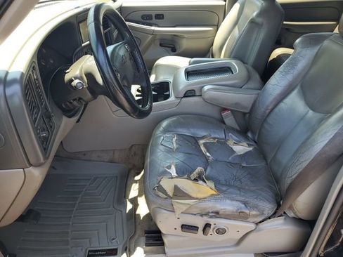 Used 2005 Chevrolet Tahoe Z71 w/ Preferred Equipment Group AWD/4WD image 18