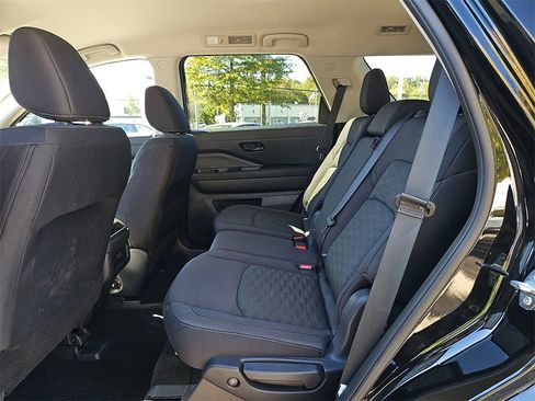 Certified 2024 Nissan Pathfinder S image 11