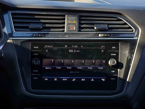 Used 2022 Volkswagen Tiguan SE R-Line image 12