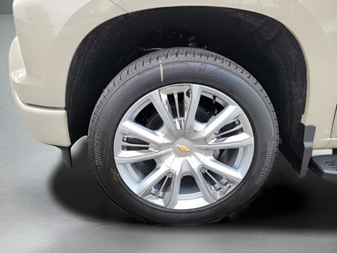 New 2026 Chevrolet Silverado 1500 High Country w/ High Country Premium Package image 8