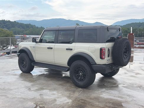 New 2026 Ford Bronco Outer Banks w/ Sasquatch Package AWD/4WD image 5
