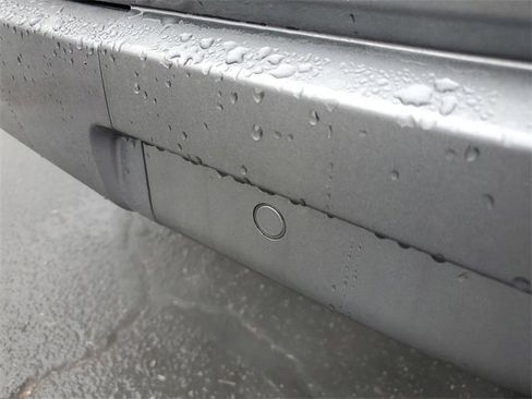 Used 2023 Nissan Armada SL w/ Captain's Chairs Package image 6