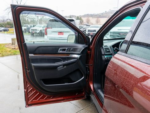 Used 2016 Ford Explorer Limited w/ Equipment Group 301A image 17