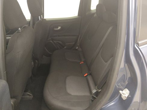 Used 2023 Jeep Renegade Latitude AWD/4WD image 18