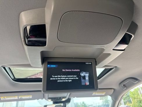 Used 2021 Honda Pilot Elite image 27