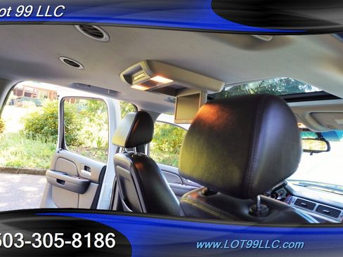 Used 2009 Chevrolet Suburban LT AWD/4WD image 35
