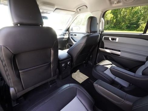 Used 2023 Ford Explorer XLT w/ Equipment Group 202A RWD image 23