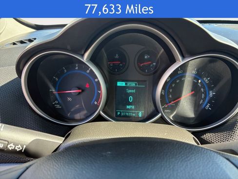 Used 2016 Chevrolet Cruze LT FWD image 2