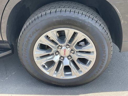 Used 2025 GMC Yukon Denali AWD/4WD image 7