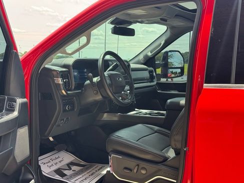 Used 2024 Ford F250 Lariat w/ Lariat Ultimate Package AWD/4WD image 2