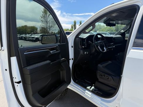 Used 2023 GMC Sierra 1500 SLE AWD/4WD image 19