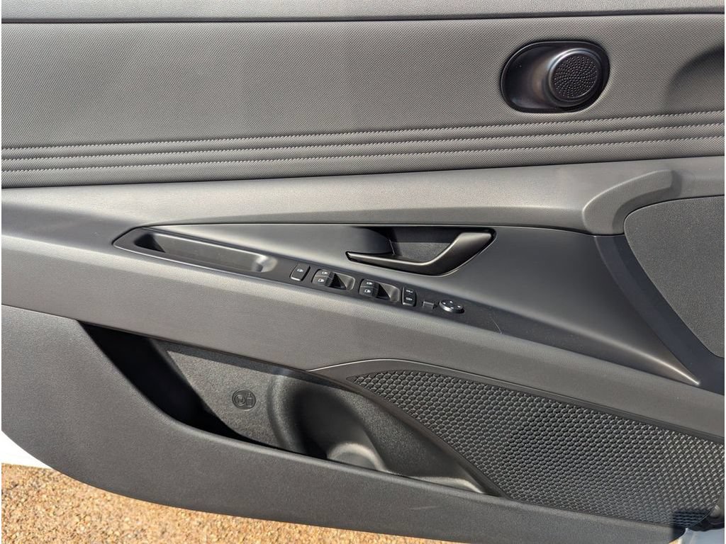 New 2026 Hyundai Elantra SEL FWD image 13