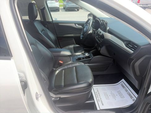 Used 2022 Ford Escape SEL w/ Technology Package FWD image 39