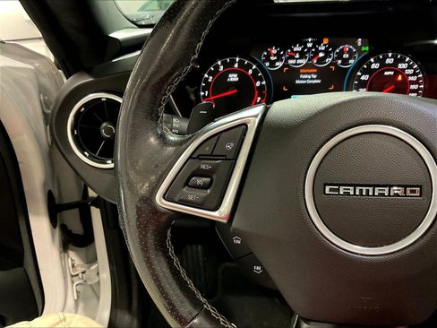 Used 2017 Chevrolet Camaro SS RWD image 10