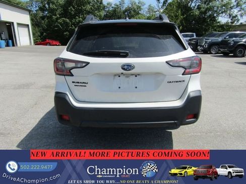 Used 2023 Subaru Outback Onyx Edition AWD/4WD image 5