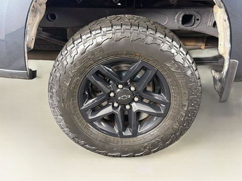 Used 2019 Chevrolet Silverado 1500 Custom Trail Boss w/ Custom Convenience Package AWD/4WD image 33